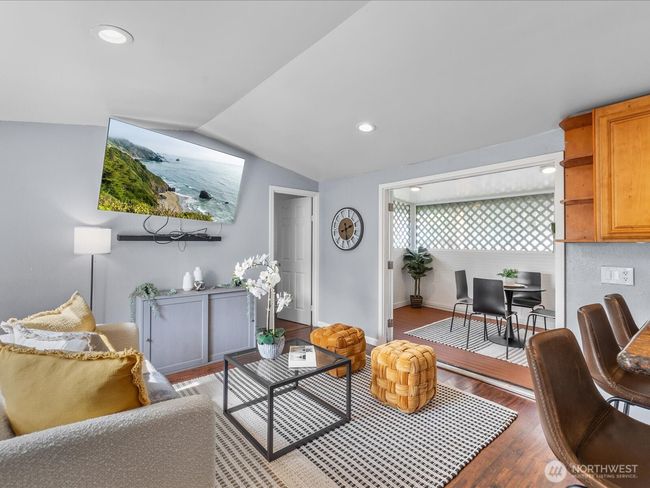 UNIT-104 - 7701 Hardeson Rd, House other with 3 bedrooms, 2 bathrooms and 3 parking in Everett WA | Image 5