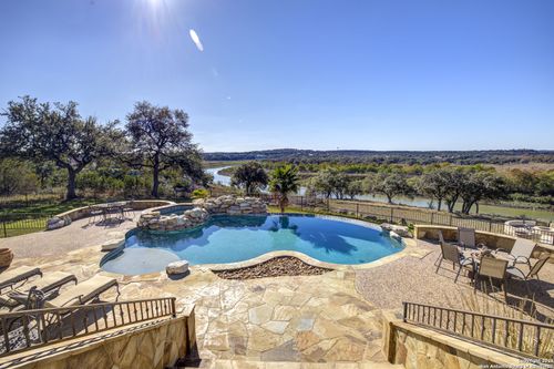 334 Arthur Ct, Spring Branch, TX, 78070-5401 | Card Image