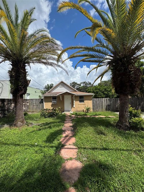 113 Se 4th St, Hallandale Beach, FL, 33009-6409 | Card Image