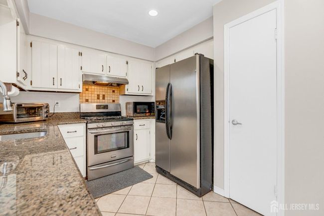 90 Pheasant Run, Townhouse with 2 bedrooms, 2 bathrooms and null parking in Edison NJ | Image 10