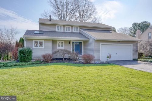 107 Country Flower Rd, Newark, DE, 19711-2482 | Card Image