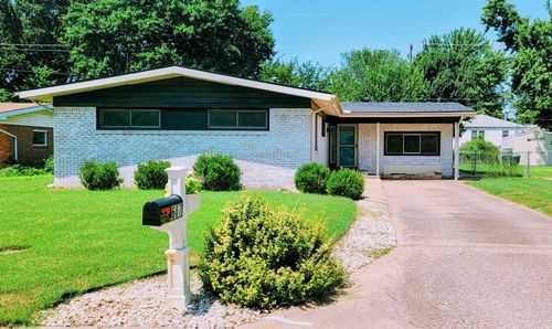 607 Charles Ave, Mulvane, KS, 67110-1409 | Card Image