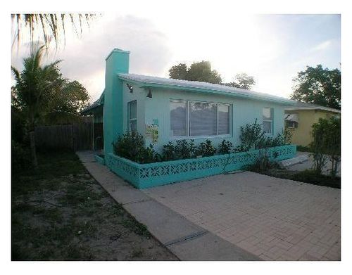 1015 S K Street, Lake Worth Beach, FL, 33460 | Card Image