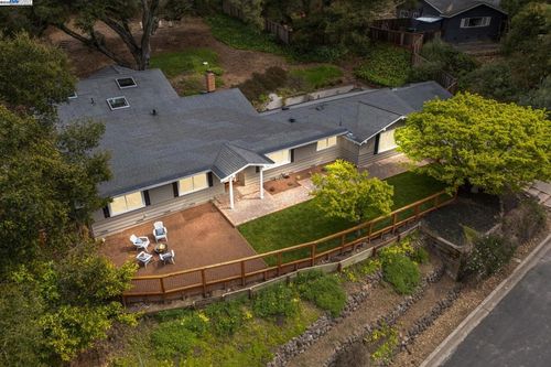 10 Easton Ct, Orinda, CA, 94563-3609 | Card Image