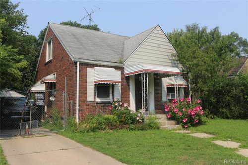 18081 Strasburg St, Detroit, MI, 48205-2628 | Card Image