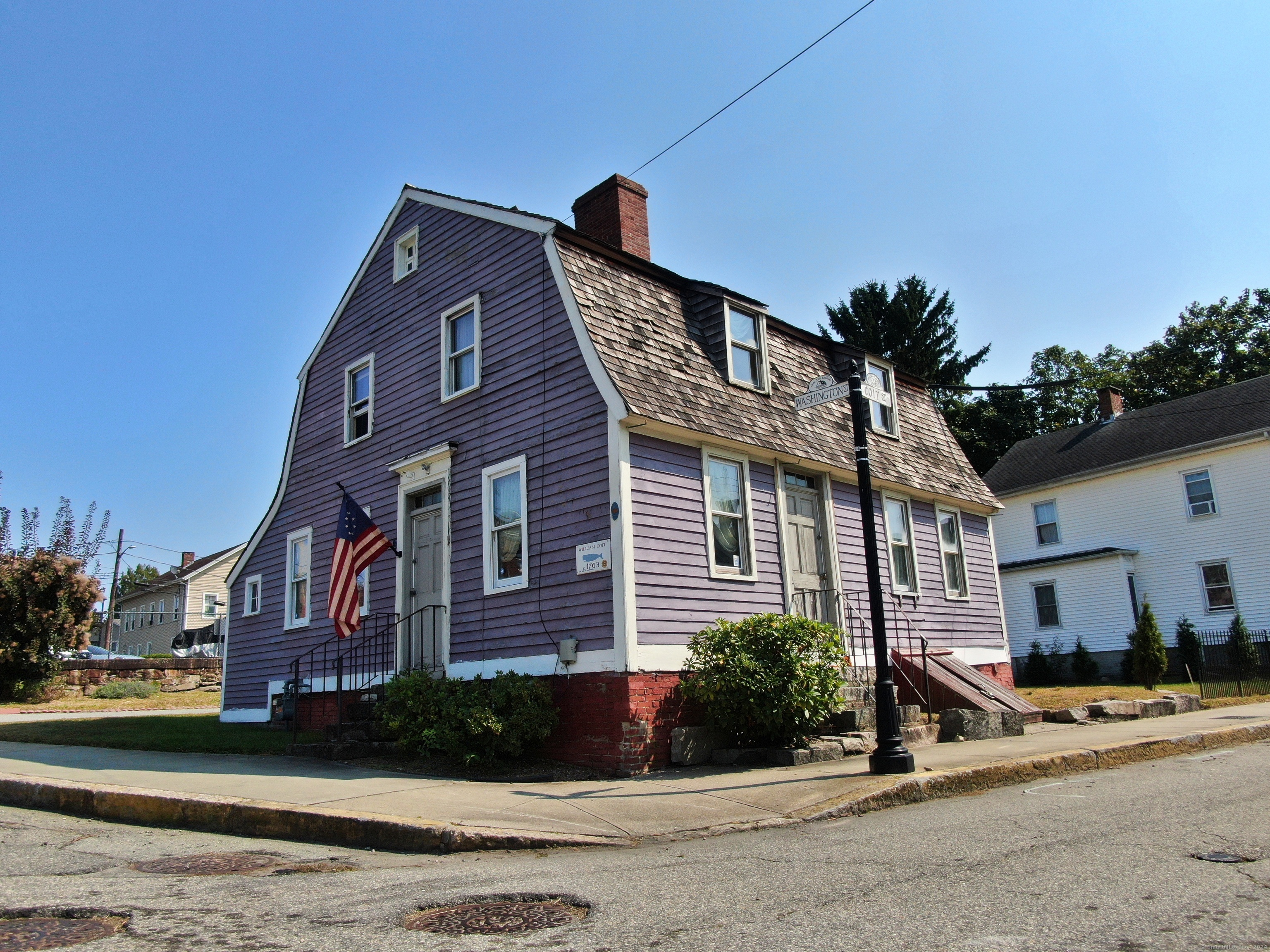 Washington St, New London, CT 06320