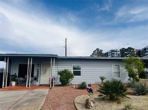 3 Wyoming Ave, Henderson, NV, 89015-7228 | Card Image