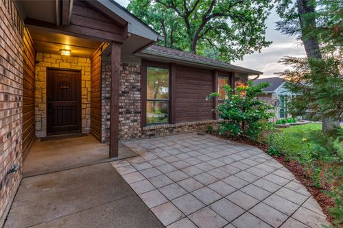 2116 Rainwood Ct, Arlington, TX, 76017-4551 | Card Image