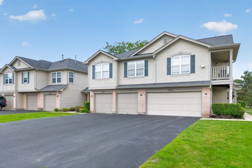 7016 S Stratton Ln, Gurnee, IL, 60031-5200 | Card Image