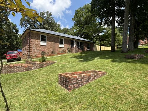 407 Sugar Tree Dr, Clarksville, TN, 37043-5705 | Card Image