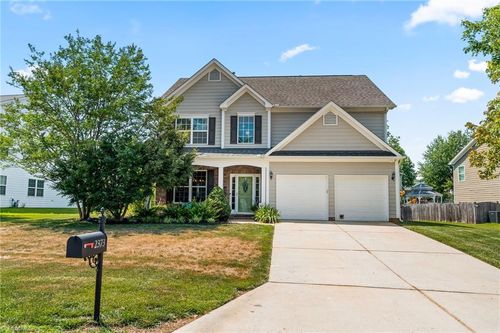 2373 Rockland Cir, High Point, NC, 27265-9461 | Card Image
