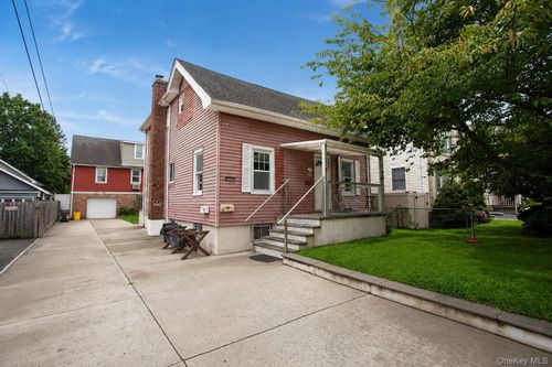 55 Centre St, Hempstead, NY, 11550-2408 | Card Image