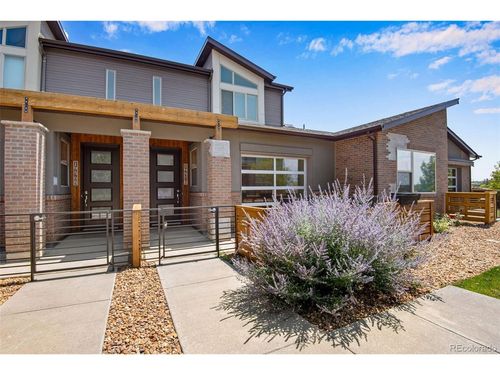 19570 E Sunset Cir, Aurora, CO, 80015-2887 | Card Image