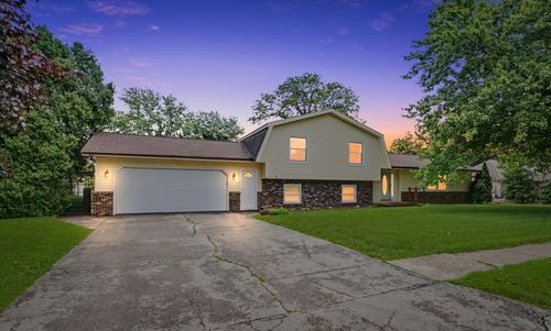 2006 Cindy Lynn St, Urbana, IL, 61802-7716 | Card Image
