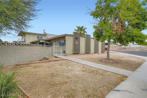 3217 Joann Way, Las Vegas, NV, 89108-4885 | Card Image