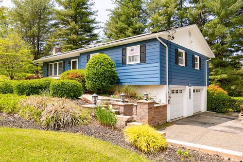 5 Fairfield Ln, East Fishkill, NY, 12533-5231 | Card Image