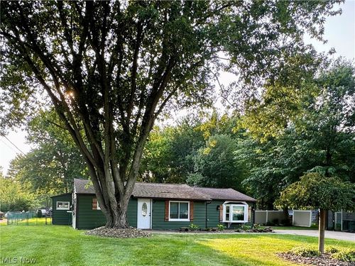 12755 Vincent Dr, Mantua, OH, 44255-9309 | Card Image