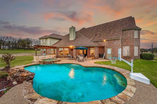 2710 Bob White Dr, Granbury, TX, 76049-7004 | Card Image