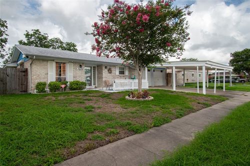 3629 Panama Dr, Corpus Christi, TX, 78415-3327 | Card Image