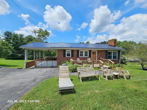 1136 Chatham Hill Rd, Marion, VA, 24354-6232 | Card Image