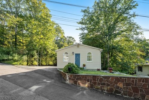 24 Southard Rd, Mount Arlington, NJ, 07856-1010 | Card Image