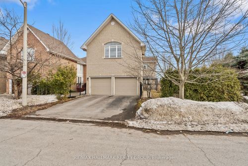 303 Parkin Cir, Gloucester, ON, K1T4G8 | Card Image