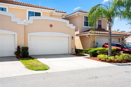 210 Valencia Cir, ST PETERSBURG, FL, 33716-1214 | Card Image