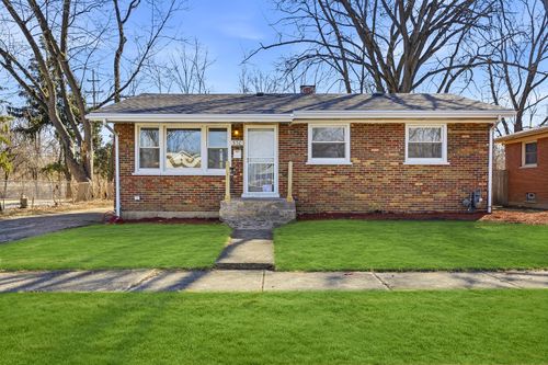 330 Hickory St, Chicago Heights, IL, 60411-3228 | Card Image