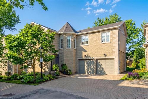 11-25 Manor Park Cres, Guelph, ON, N1G1A2 | Card Image