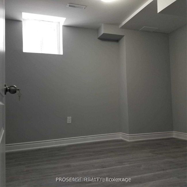 BASEMNT - 22 Prairie Star Crt, Home with 3 bedrooms, 2 bathrooms and 4 parking in Brampton ON | Image 12