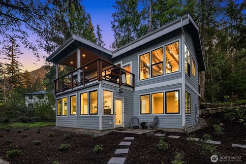 7339 Moon Valley Rd Se, North Bend, WA, 98045-9147 | Card Image