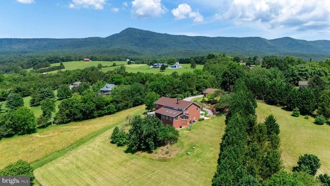 360 Lazy River East Rd, House other with 4 bedrooms, 5 bathrooms and null parking in Luray VA | Image 4