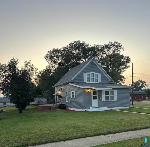 531 N Adams St, Salem, SD, 57058-9056 | Card Image