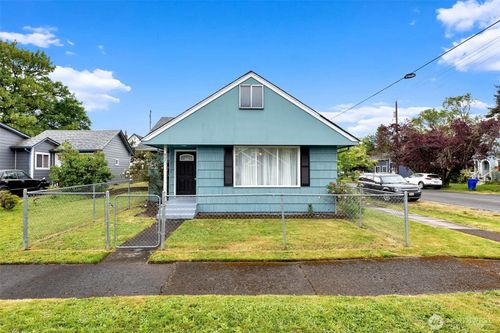 807 N 8th Ave, Kelso, WA, 98626-4525 | Card Image