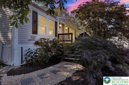 83 Mansfield Dr, MACUNGIE, PA, 18062-9226 | Card Image