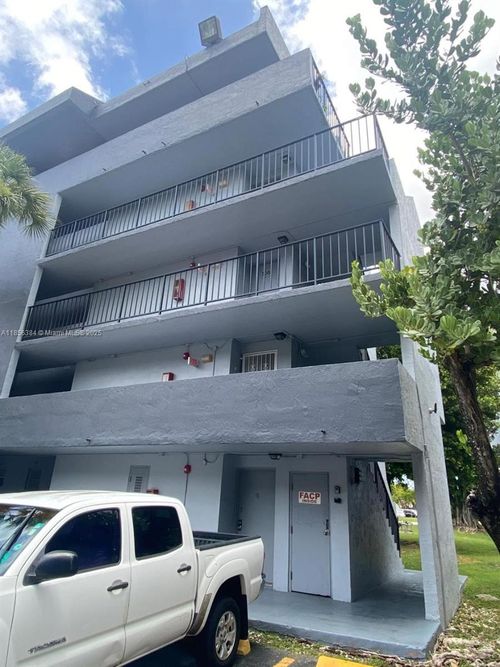 apt-506-310 Fontainebleau Blvd, Miami, FL, 33172-5726 | Card Image
