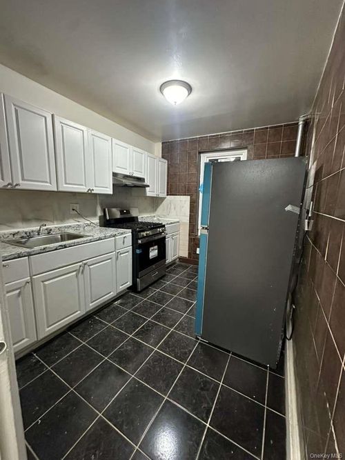 2026 Ryer Ave, Bronx, NY, 10457-3732 | Card Image