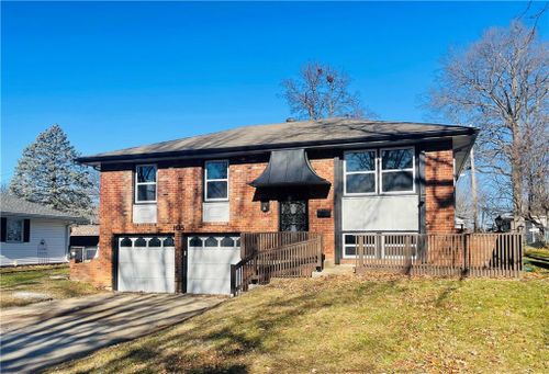 105 Se Moore Street, Blue Springs, MO, 64014 | Card Image