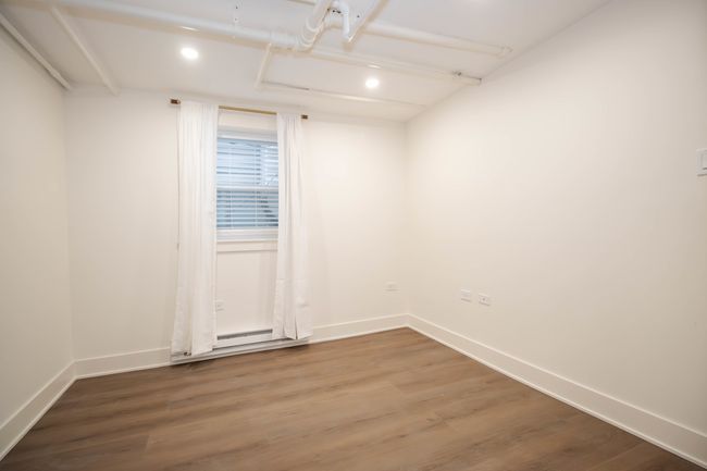 G - 1319 W Early Ave, Condo with 2 bedrooms, 1 bathrooms and null parking in CHICAGO IL | Image 16