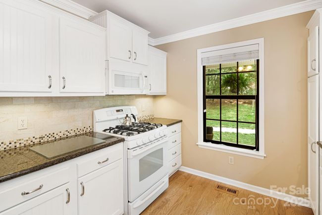 212 Riva Ridge Dr, House other with 4 bedrooms, 3 bathrooms and null parking in Fairview NC | Image 13