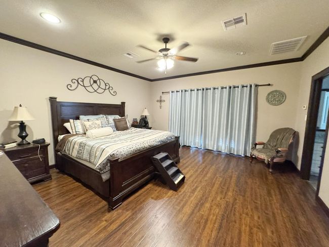 Primary Bedroom | Image 11