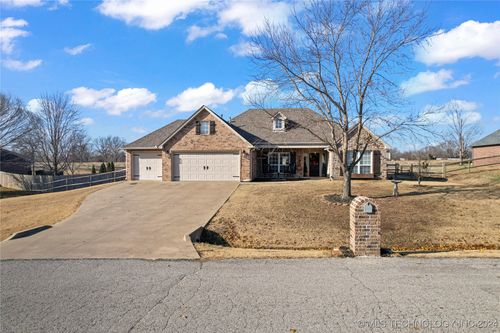 22484 Riverwood Court, Claremore, OK, 74019 | Card Image