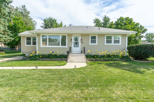 201 S Michigan Ave, Addison, IL, 60101-3943 | Card Image