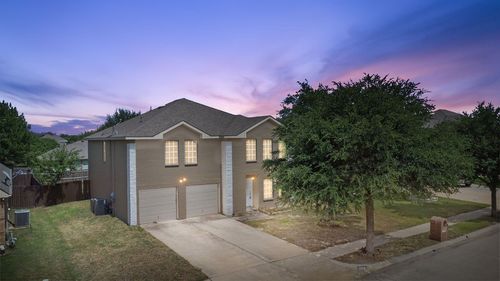 932 Robbins Way, Saginaw, TX, 76179-0993 | Card Image