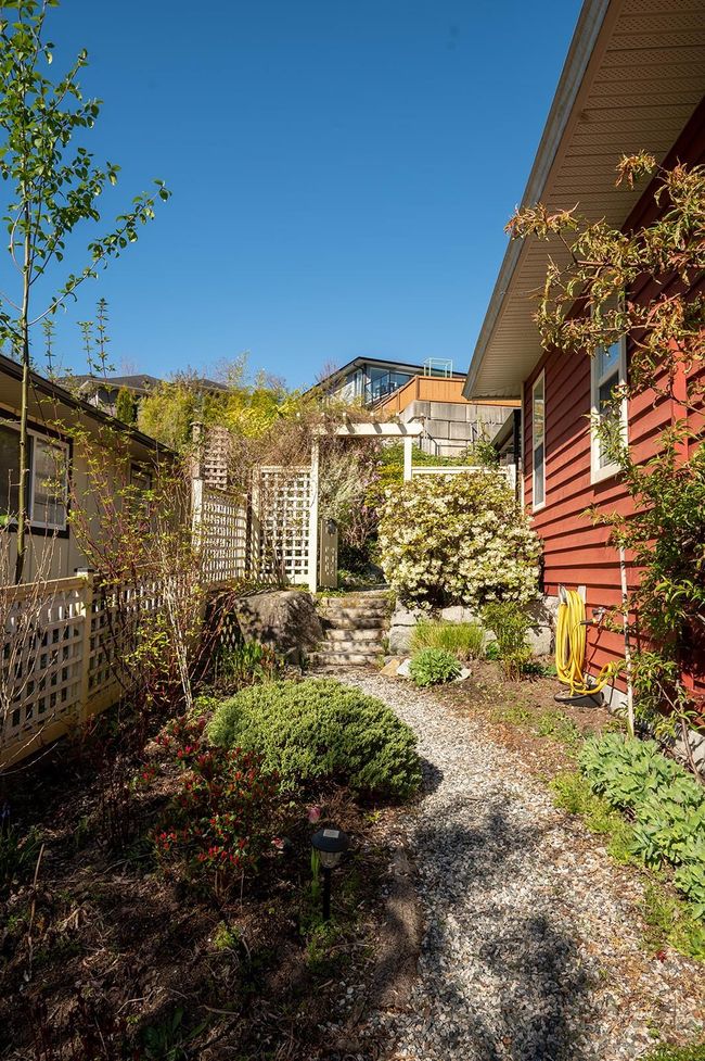 5599 Medusa Place, House other with 3 bedrooms, 2 bathrooms and 2 parking in Sechelt BC | Image 38