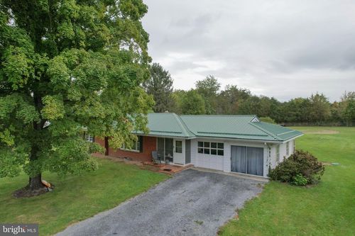 4615 Valley Rd, BERKELEY SPRINGS, WV, 25411-4809 | Card Image
