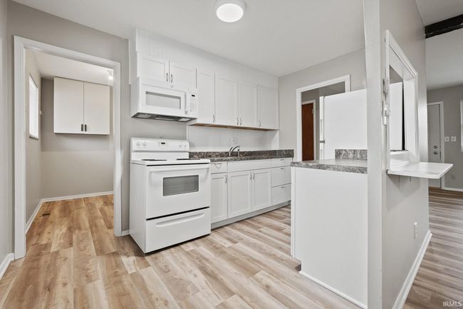 207 S Ogden St, House other with 3 bedrooms, 1 bathrooms and null parking in Ossian IN | Image 6