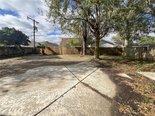 Large Back Yard | Image 26