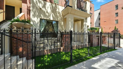 apt-109-215 Center St, San Antonio, TX, 78202-2750 | Card Image