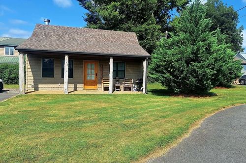 609 Whitthorne St, Shelbyville, TN, 37160-3525 | Card Image